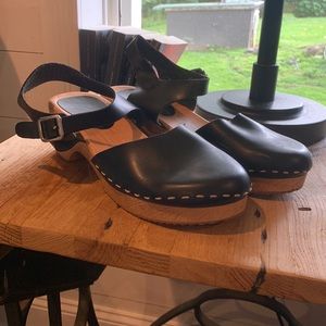 Size 8 clogs